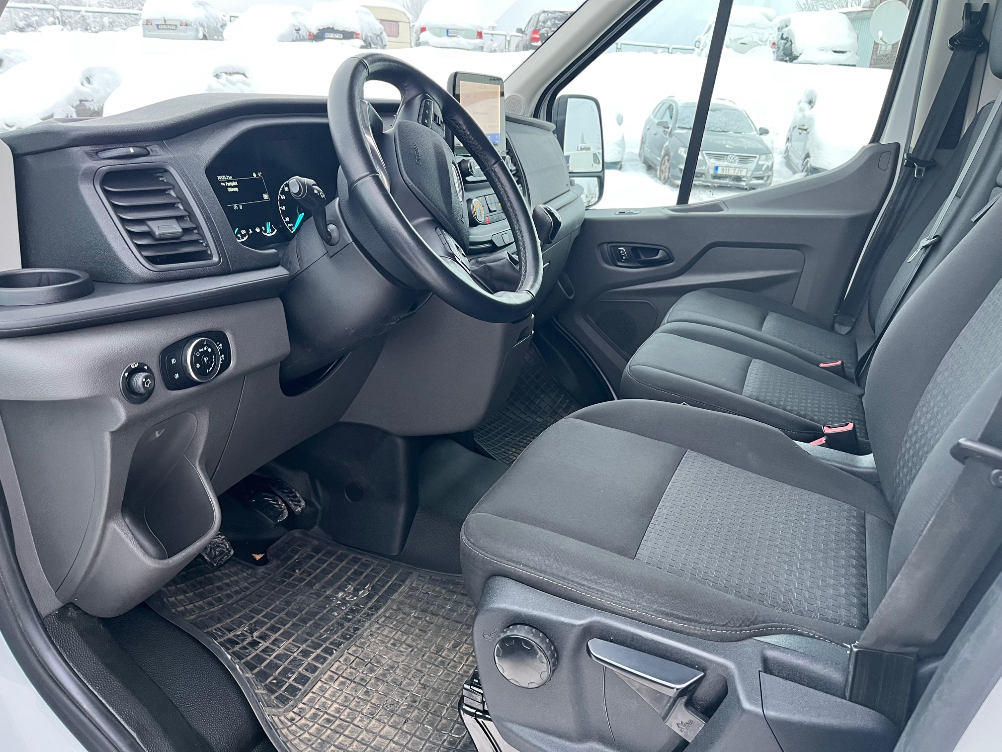 Ford Transit 350L EF L3H2