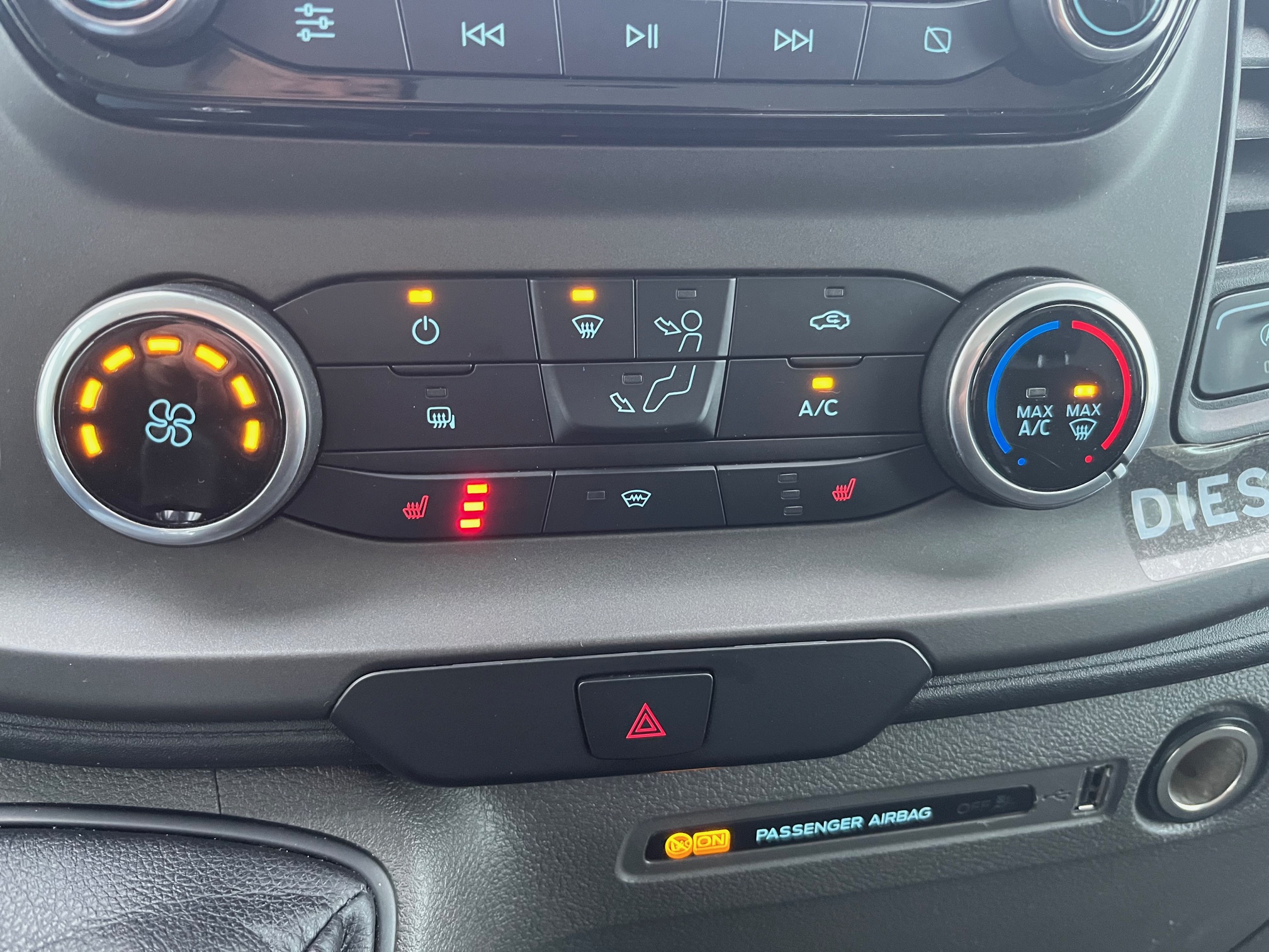 Ford Transit 350L EF L3H2