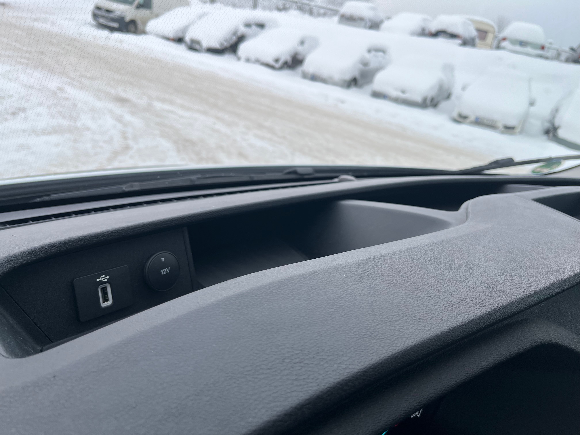 Ford Transit 350L EF L3H2